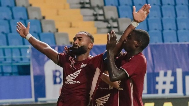 CAHN戦で得点したセンターバックはインドネシアサッカーを批判したため12ヶ月の出場停止処分を受けた。写真2