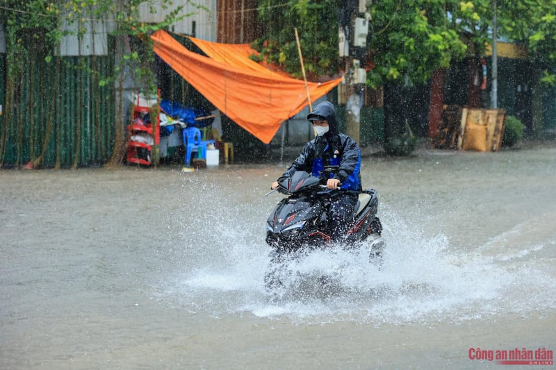 Đón không khí lạnh, miền Bắc giảm nóng chuyển mưa dông -0