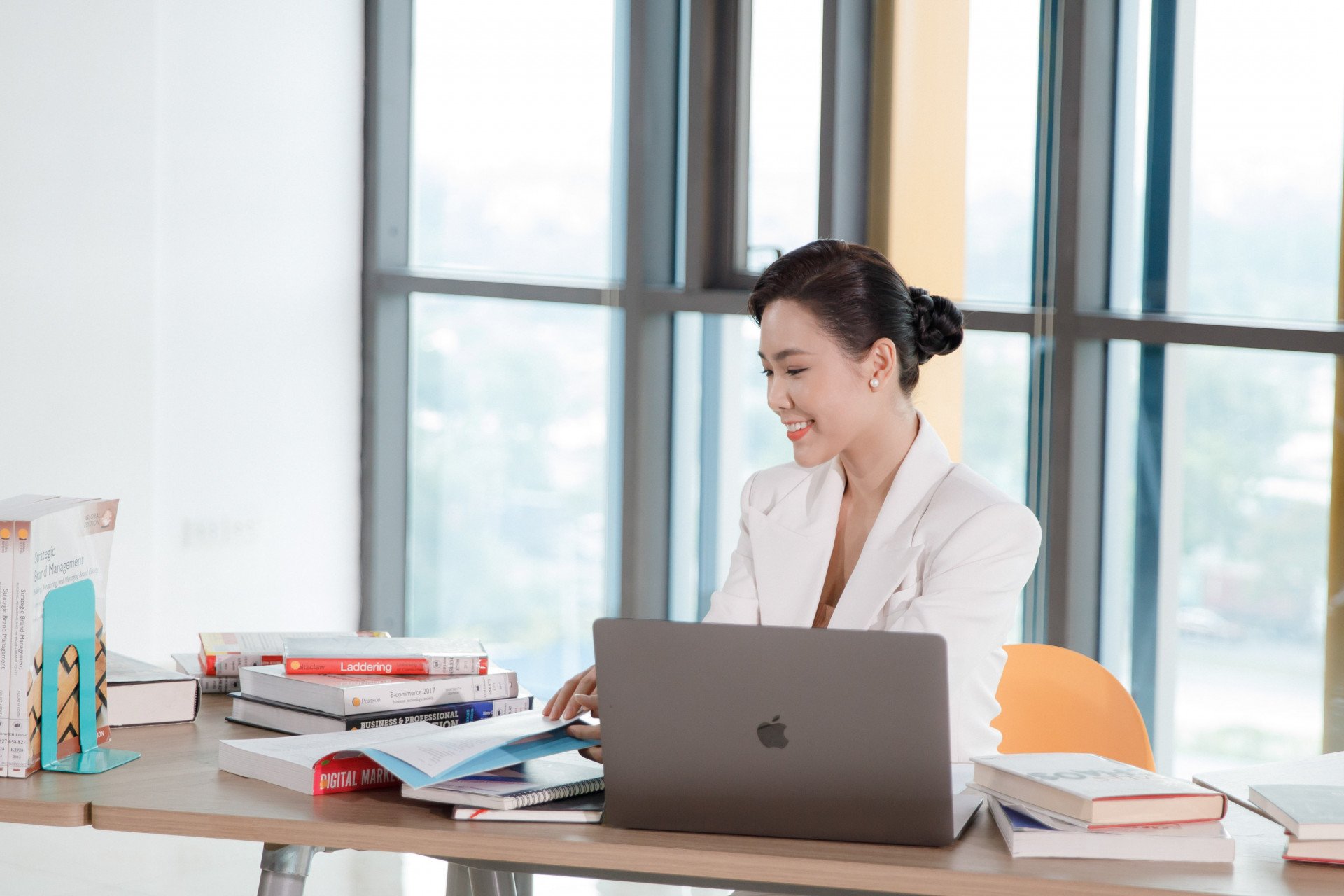 “UEH Global Talent” là Chương trình Quản trị viên tập sự đầu tiên được một Đại học triển khai tại Việt Nam
