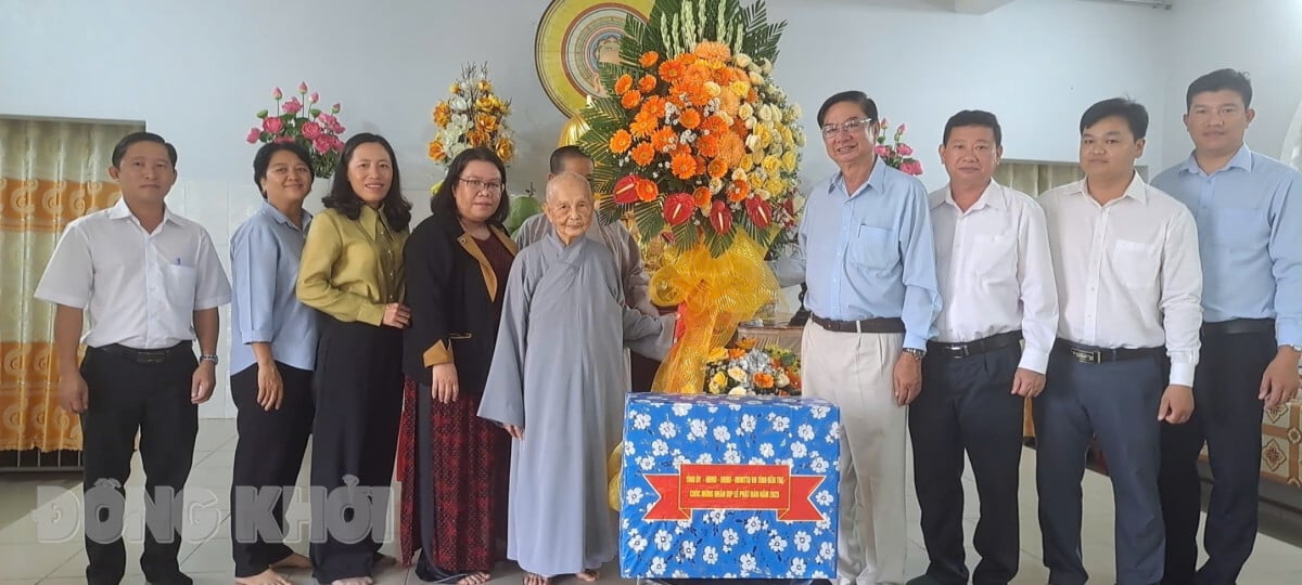 Thăm và trao quà Ni trưởng Thích nữ Như Tâm - Chùa Bạch Vân, Phường 6, TP. Bến Tre