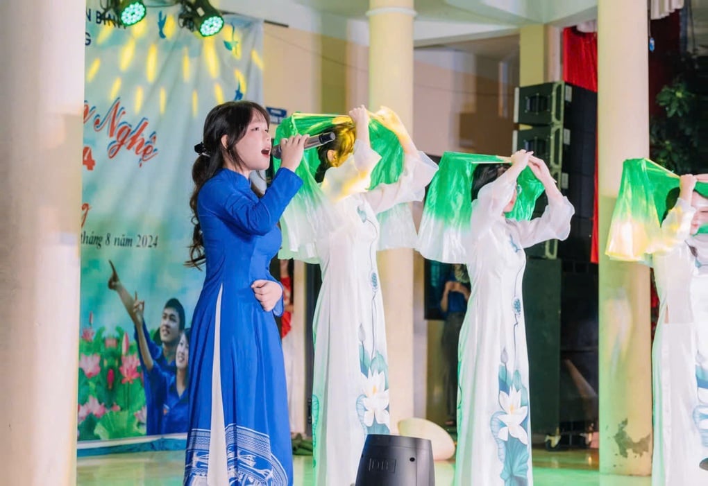 Nữ sinh 16 tuổi ẵm giải Giọng ca vàng Hà Nội chưa từng học hát - 2