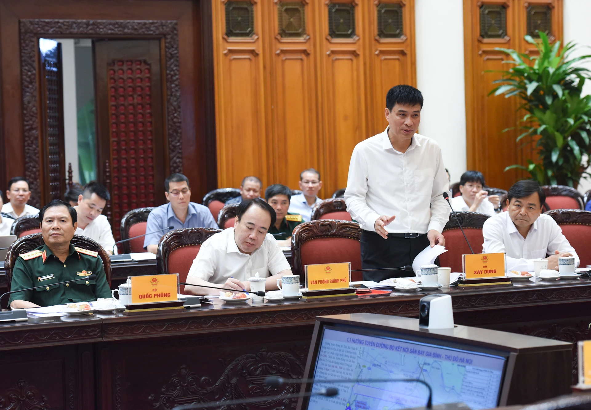 [Ảnh] Thủ tướng Phạm Minh Chính chủ trì họp Thường trực Chính phủ về dự án sân bay Gia Bình ảnh 9
