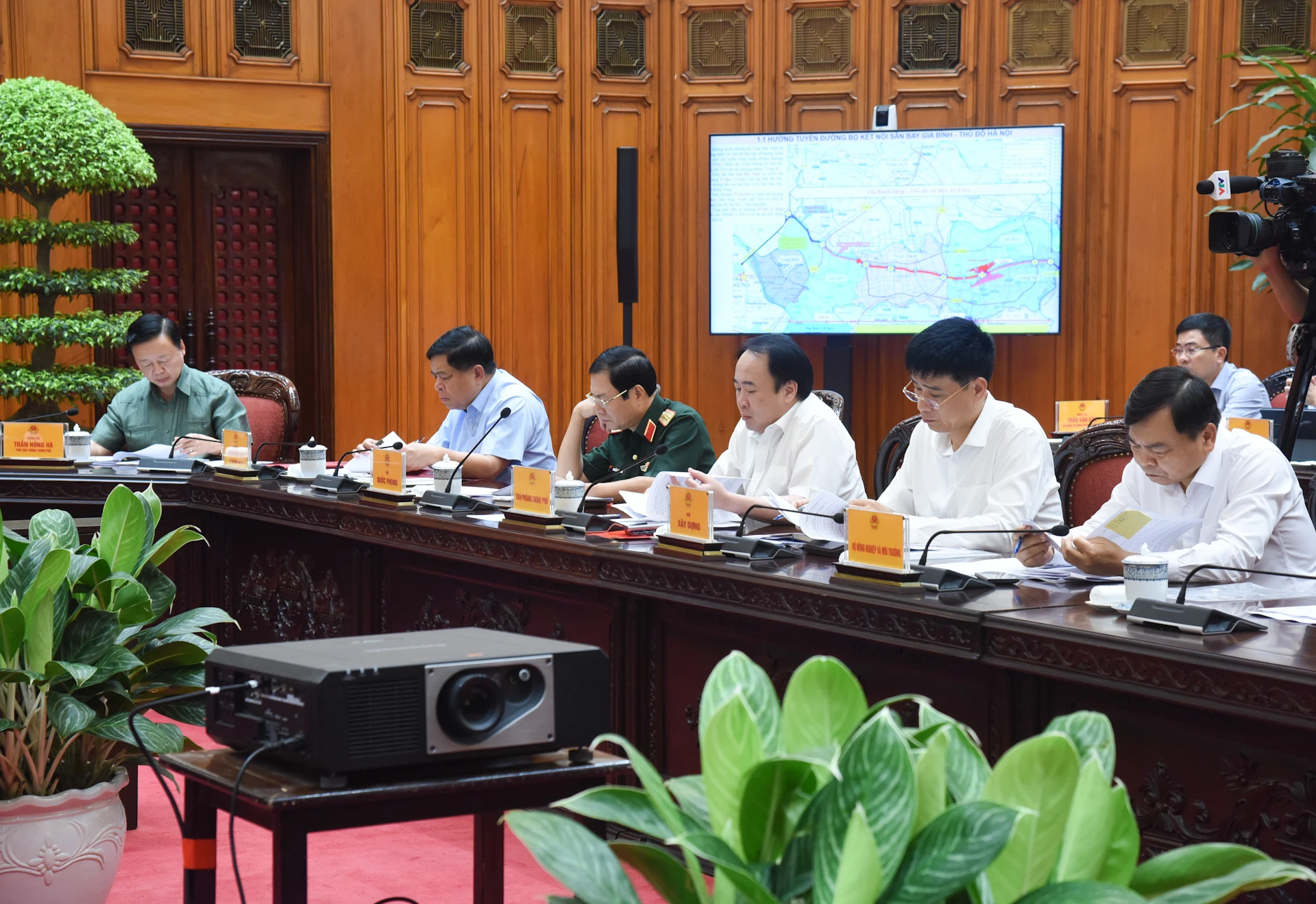 [Ảnh] Thủ tướng Phạm Minh Chính chủ trì họp Thường trực Chính phủ về dự án sân bay Gia Bình ảnh 6