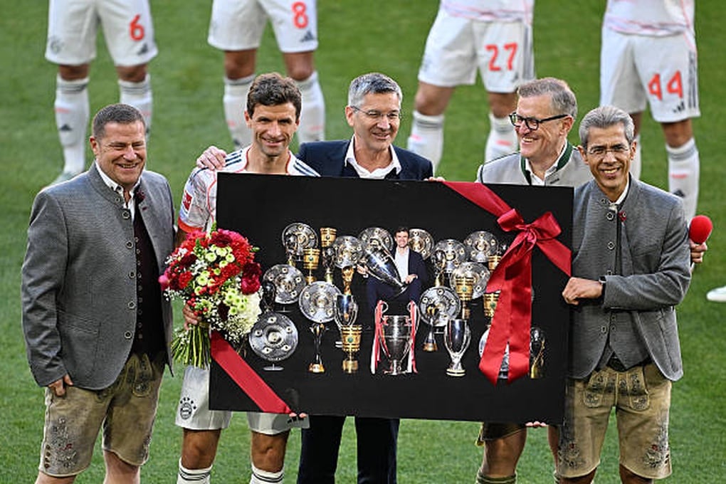 Kane ghi bàn, Muller nhận điều đặc biệt trong ngày đăng quang Bundesliga - 1