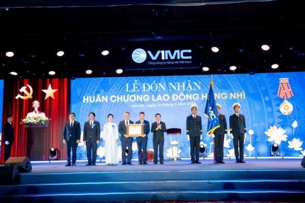 VIMC ទទួលបានមេដាយការងារថ្នាក់ទីពីរ ដែលជាការកត់សម្គាល់រយៈពេលបីទសវត្សរ៍នៃការអភិវឌ្ឍន៍ និងការរួមចំណែកដល់ឧស្សាហកម្មសមុទ្ររបស់វៀតណាម។