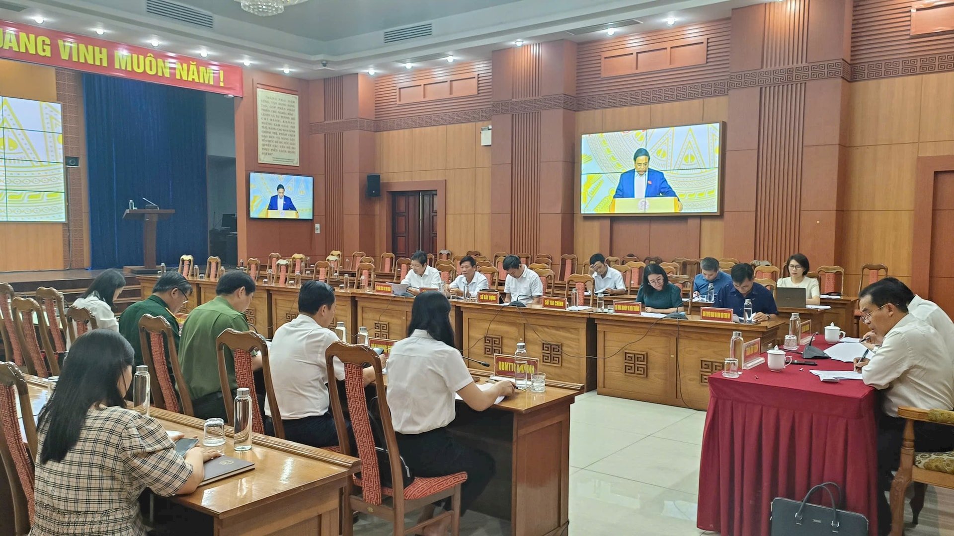 Phiên họp thứ tư Ban Chỉ đạo Trung ương triển khai xóa nhà tạm, nhà dột nát trên phạm vi cả nước diễn ra sáng nay. Ảnh: DIỄM LỆ