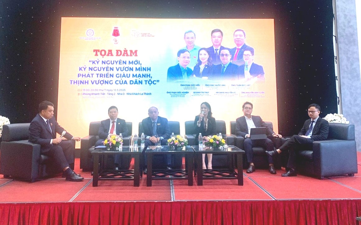 cac-dai-bieu-thao-luan-tai-toa-dam-ky-nguyen-moi-ky-nguyen-vuon-minh-phat-trien-giau-manh-thinh-vuong-cua-dan-toc-do-hiep-hoi-doanh-nghiep-nho-va-vua-thanh-pho-ha-noi-to-chuc.-anh-tuan-khai.jpg
