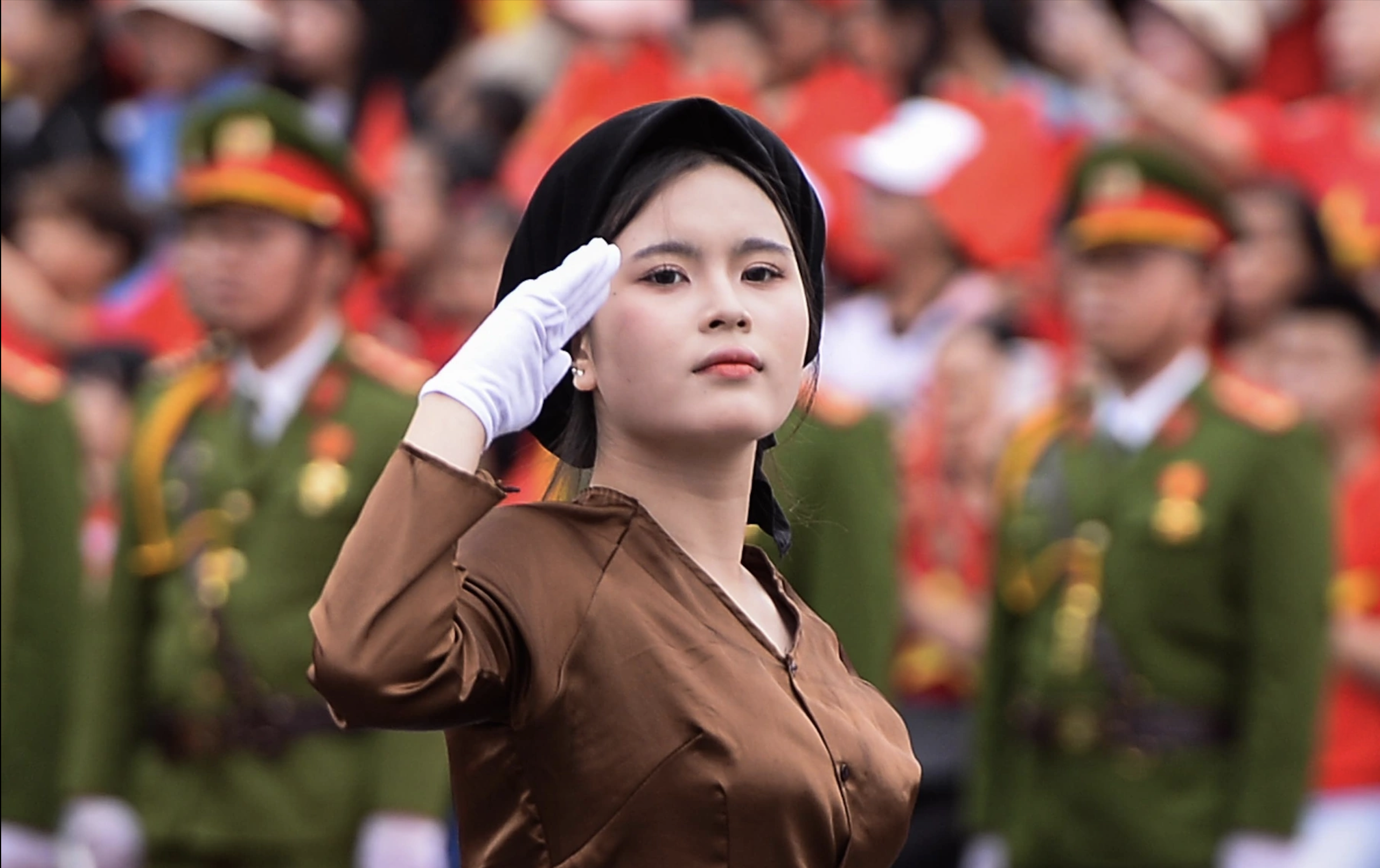 Các bóng hồng rạng rỡ trong lễ kỷ niệm 70 năm Giải phóng Hải Phòng