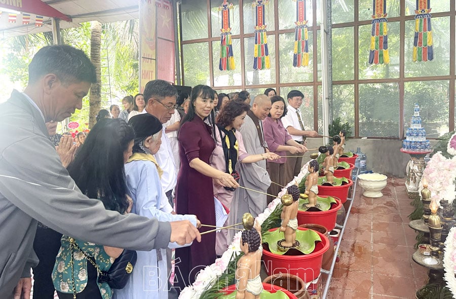 Chùa Khánh Long tổ chức lễ Phật đản PL2569  DL2025