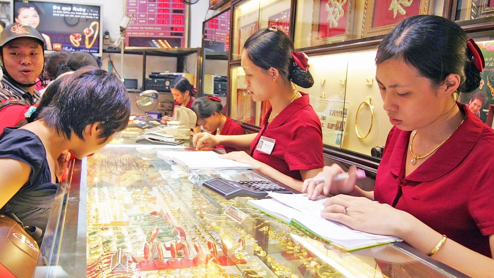 Giá vàng ngày 11/5/2025: Tăng mạnh gần 100 USD trong tuần