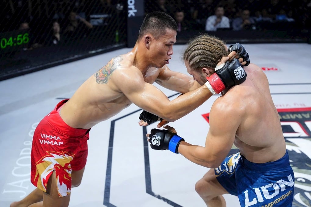 Võ sĩ Việt Nam đánh bại Thần sấm người Belarus, vô địch MMA Championship - 1