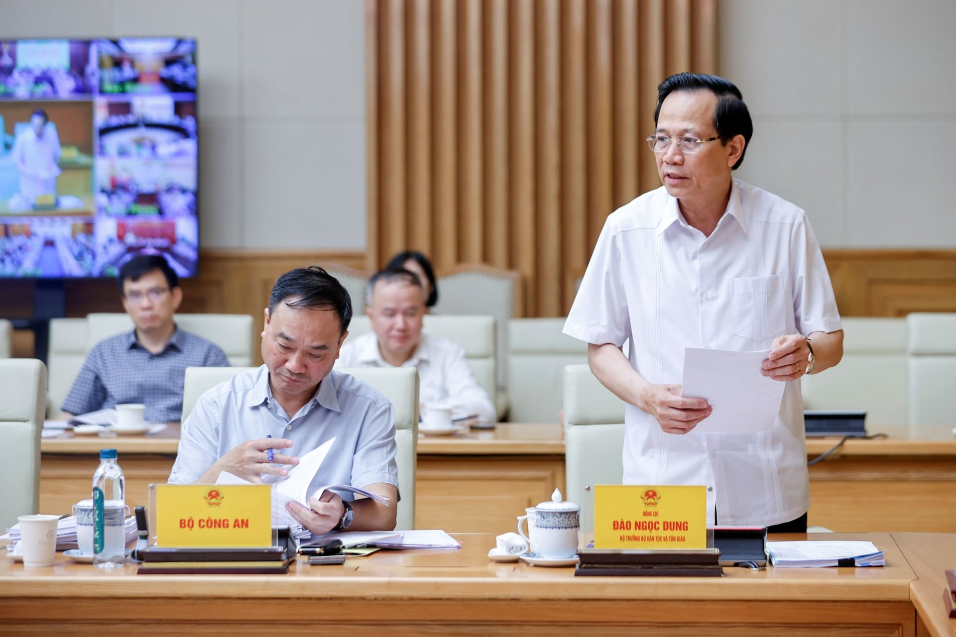 Bộ trưởng Bộ Dân tộc và Tôn giáo Đào Ngọc Dung phát biểu tại phiên họp - Ảnh: VGP/Nhật Bắc