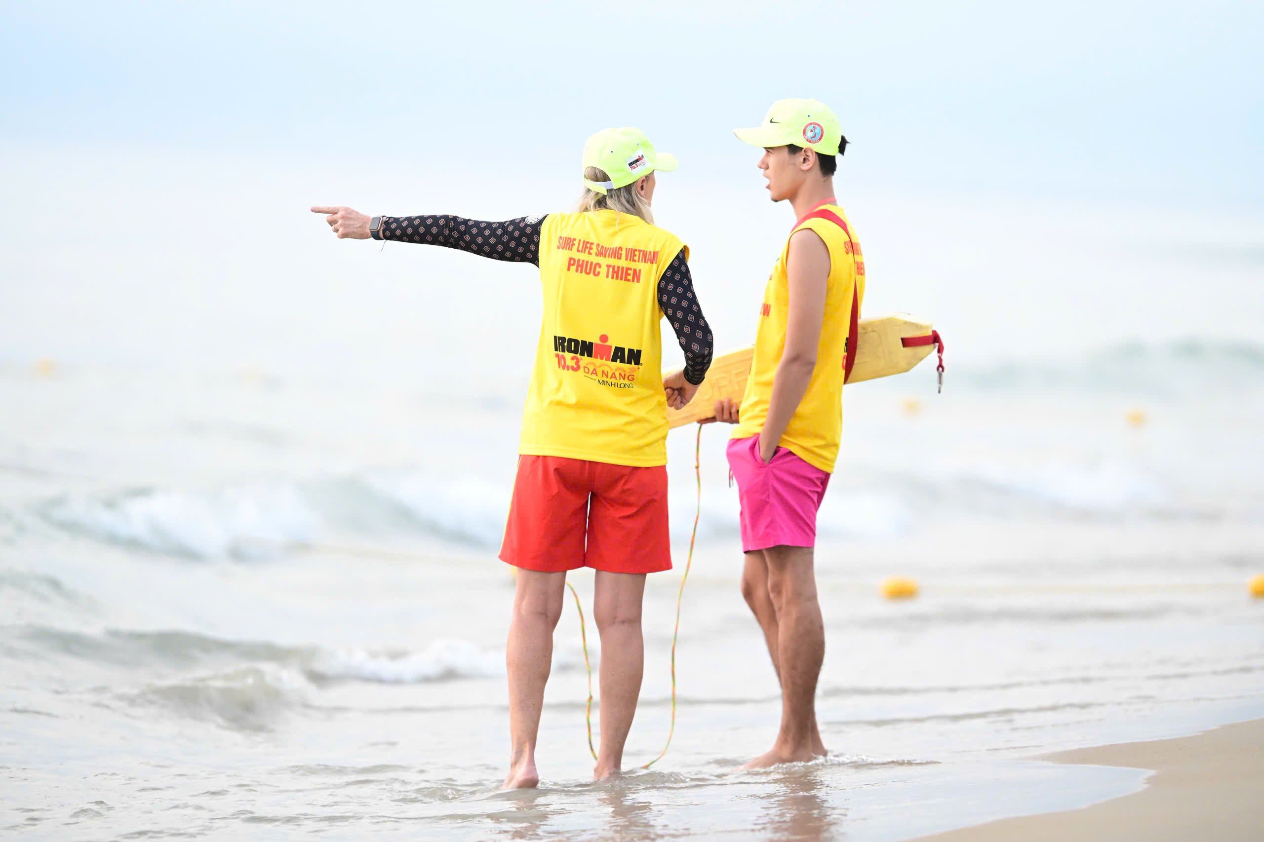 Hàng nghìn 'người thép' lao ra biển Sơn Thủy tranh tài IRONMAN 70.3 Đà Nẵng- Ảnh 7.