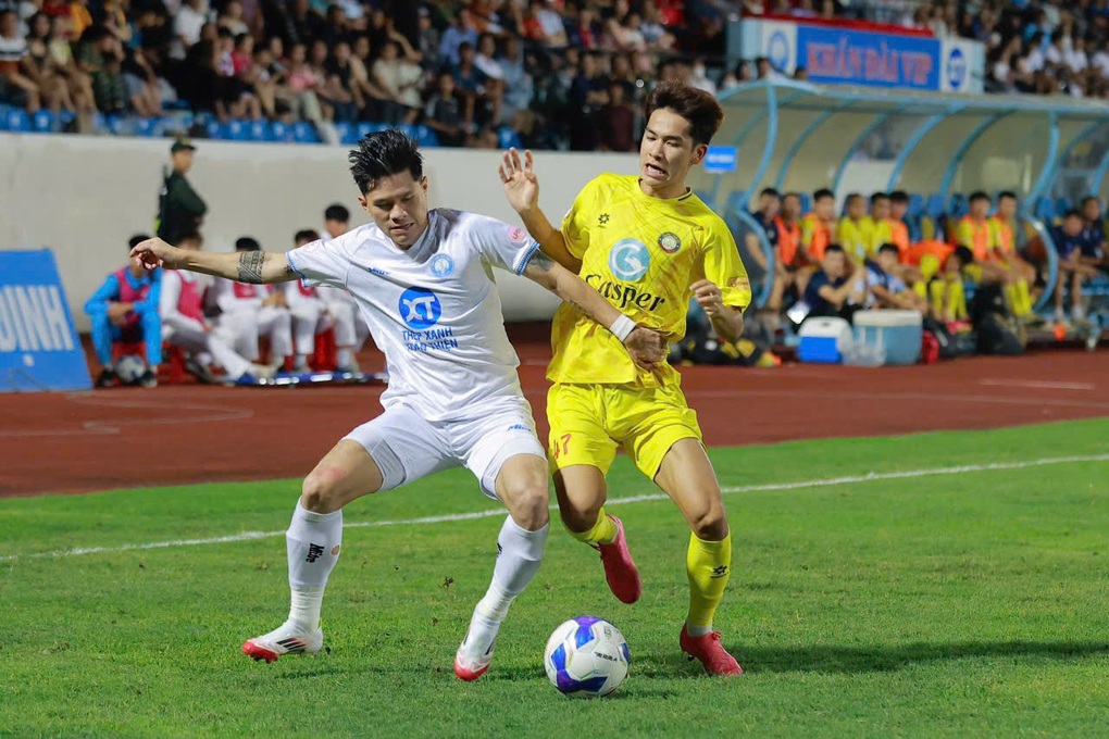 Lý Công Hoàng Anh tỏa sáng, CLB Nam Định xây chắc ngôi đầu bảng V-League - 1