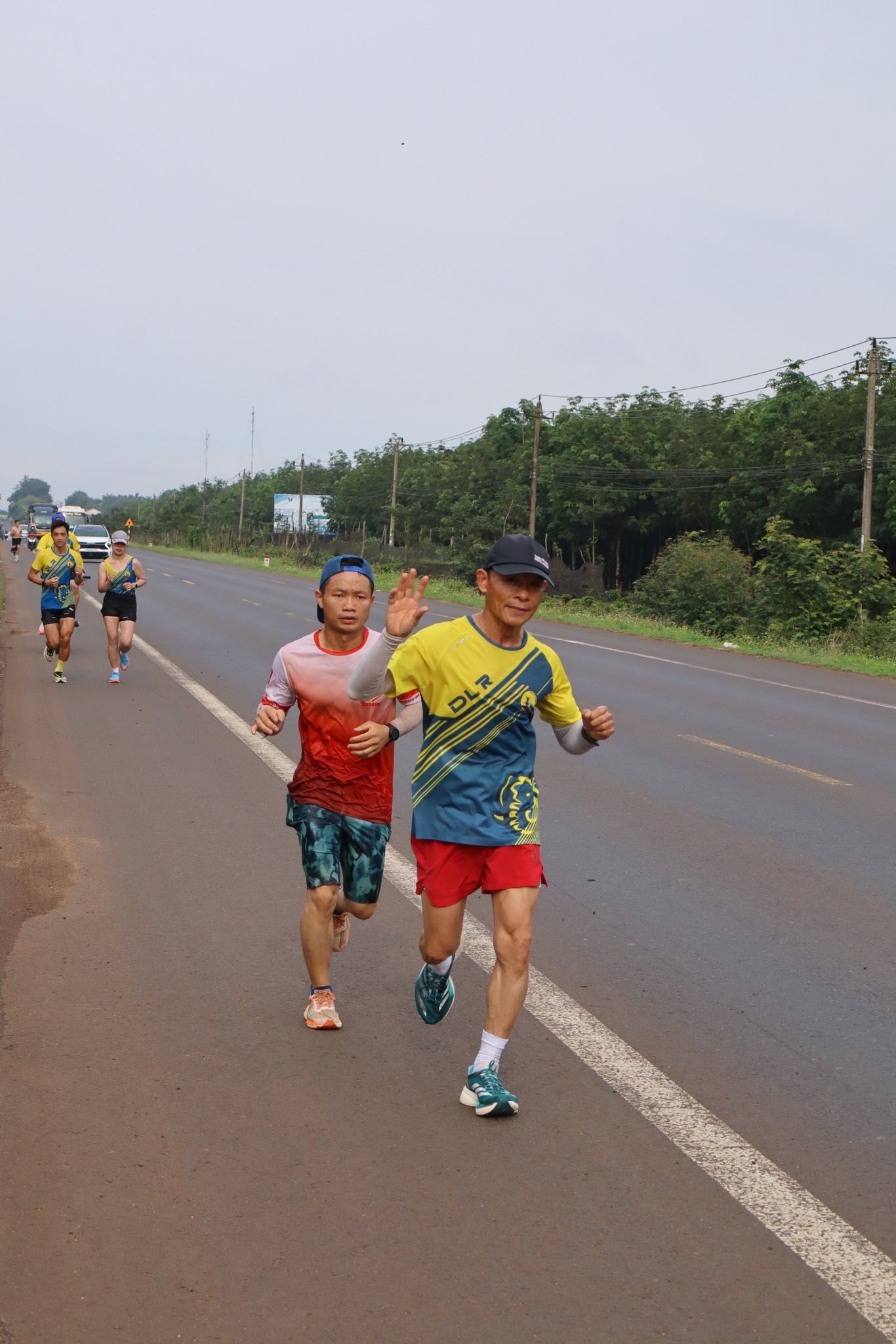 Hơn 200 người chạy bộ kết nối Đắk Lắk – Phú Yên ảnh 7