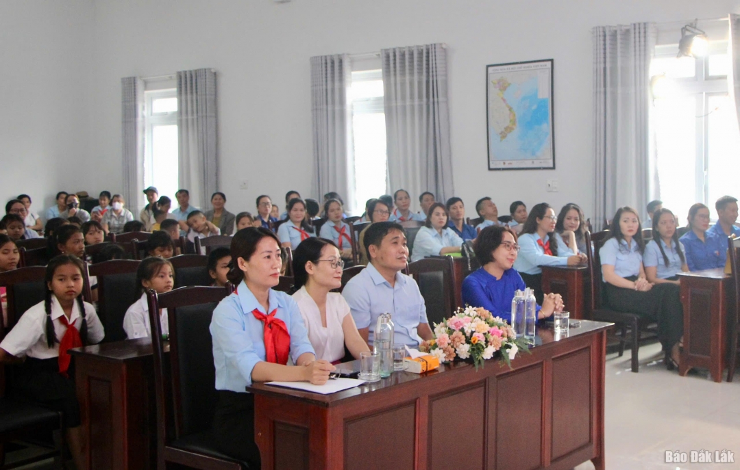 ប្រតិភូចូលរួមកម្មវិធី។