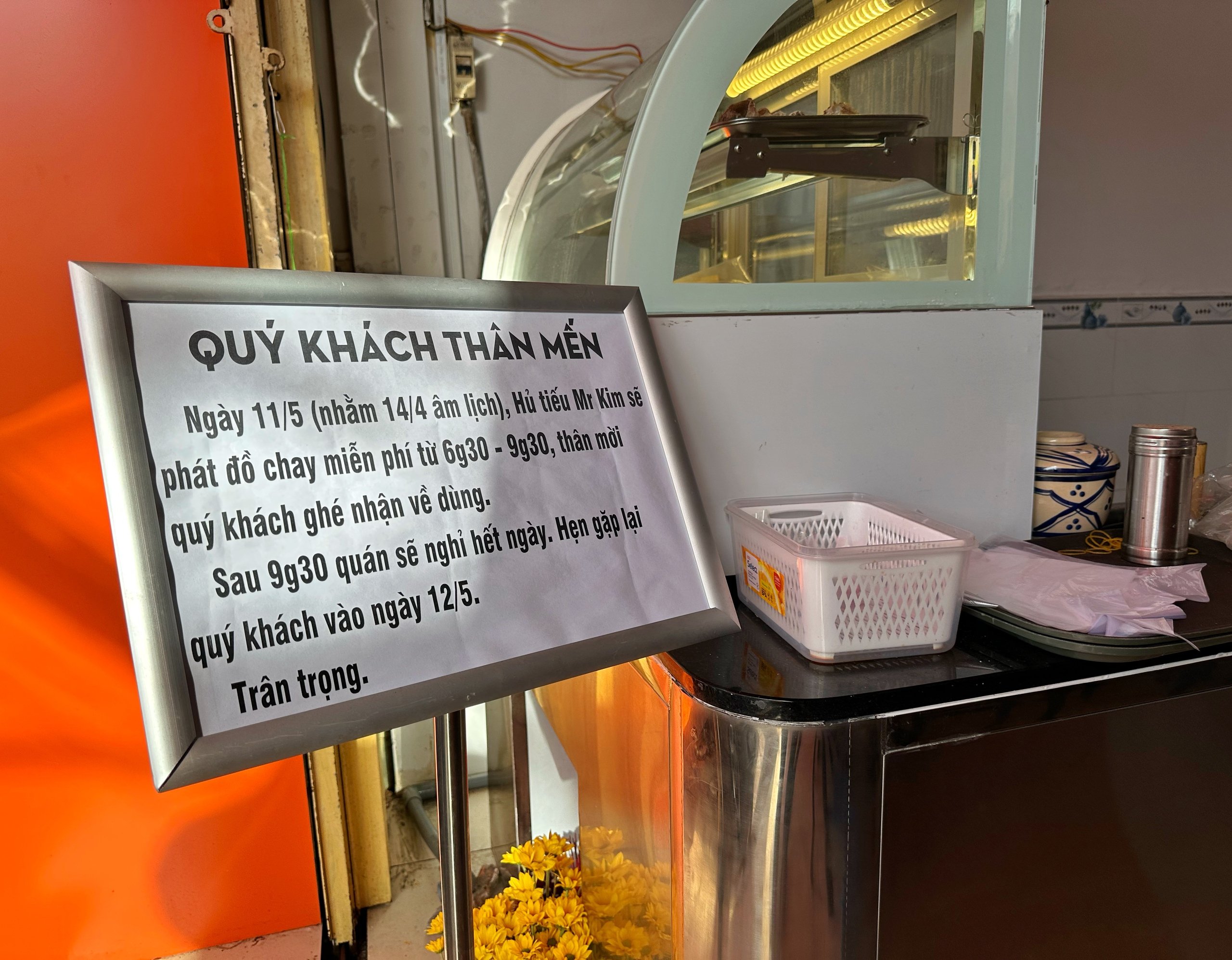 Lễ Phật đản, ghé những quán này ở TP.HCM nếu muốn ăn chay miễn phí - Ảnh 1.