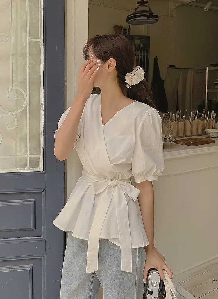 4 mẫu áo mùa hè giúp vóc dáng thon thả hơn- Ảnh 3.