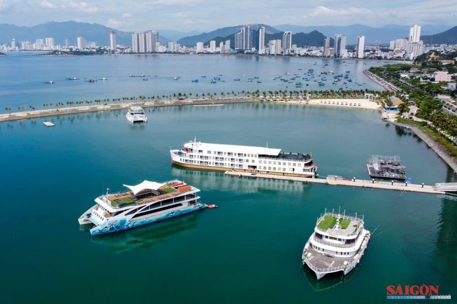 Một góc bến du thuyền Ana Marina Nha Trang. Ảnh: HIẾU GIANG