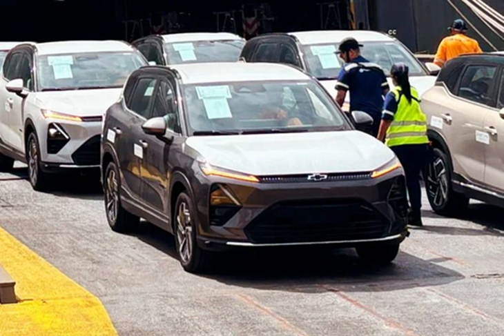 Chevrolet Captiva 2025 ra mat - xe dien My cong nghe 