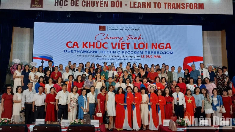 Tri ân người chuyển ngữ hơn 60 ca khúc Việt sang tiếng Nga ảnh 4