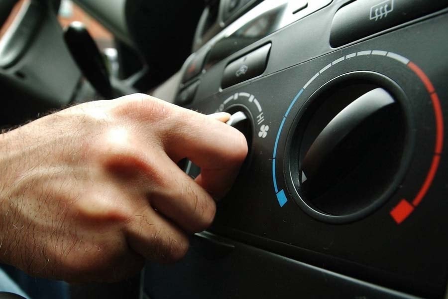 Cách sử dụng điều hòa ôtô để không gây khô da, đau đầu khi đi xa mùa hè