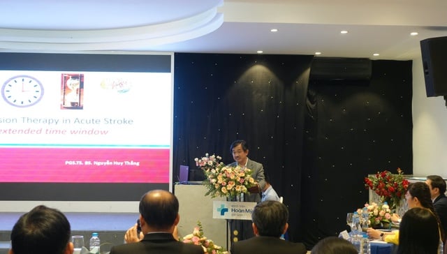 PGS Nguyễn Huy Thắng: 'Nếu 10 bác sĩ đột quỵ thì 7 bác sĩ phải bỏ nghề' - Ảnh 1.
