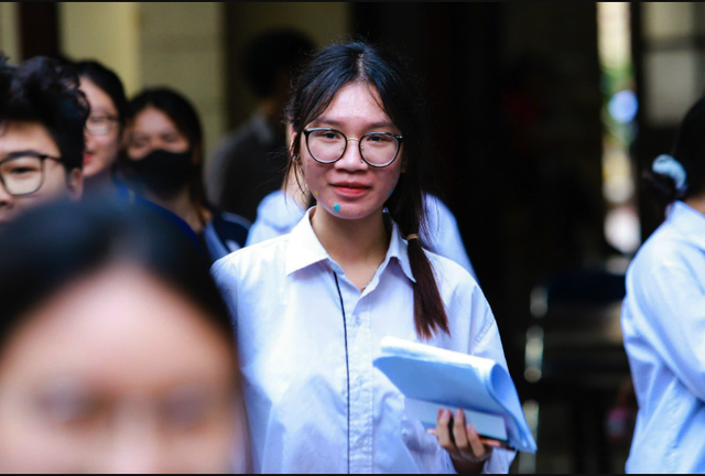 Thủ tướng: Không vì sắp xếp bộ máy mà ảnh hưởng đến kỳ thi tốt nghiệp THPT năm 2025- Ảnh 1.