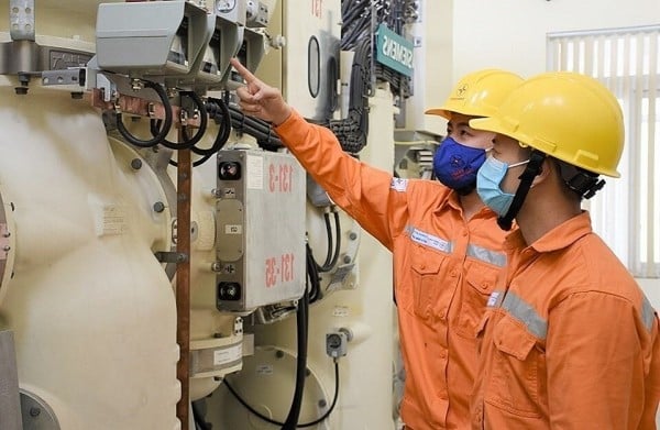 Giá điện tăng khiến người dân, doanh nghiệp sẽ gặp khó khăn.
