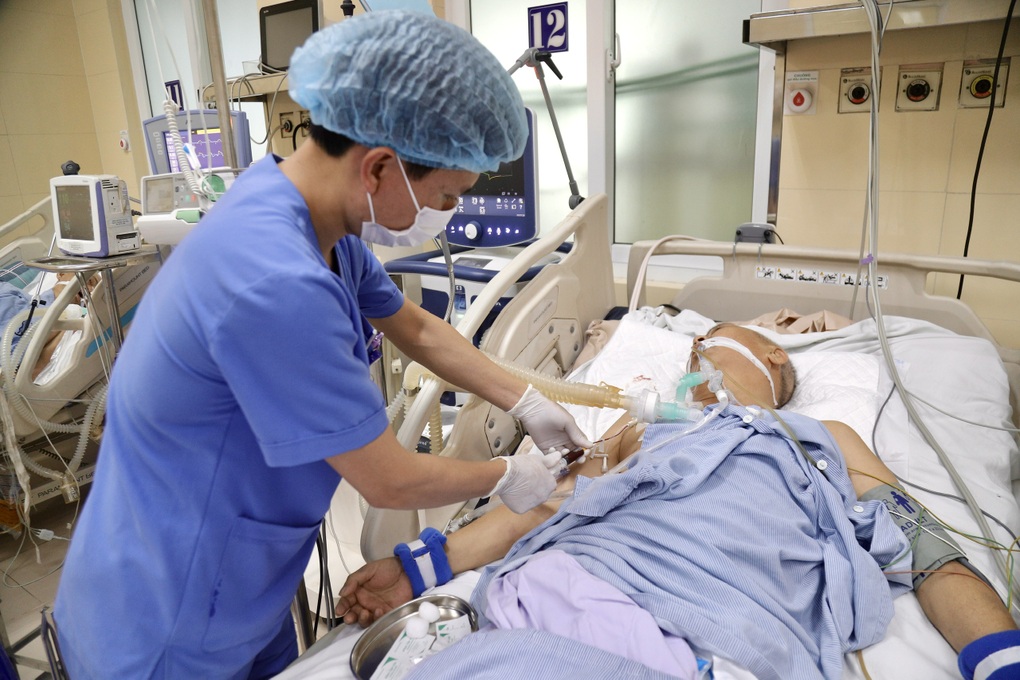 Xúc động chăm sóc người bệnh những giây phút sinh tử - 2