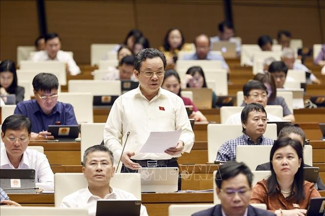 Đại biểu Quốc hội thành phố Hà Nội Hoàng Văn Cường phát biểu. Ảnh: Doãn Tấn/TTXVN