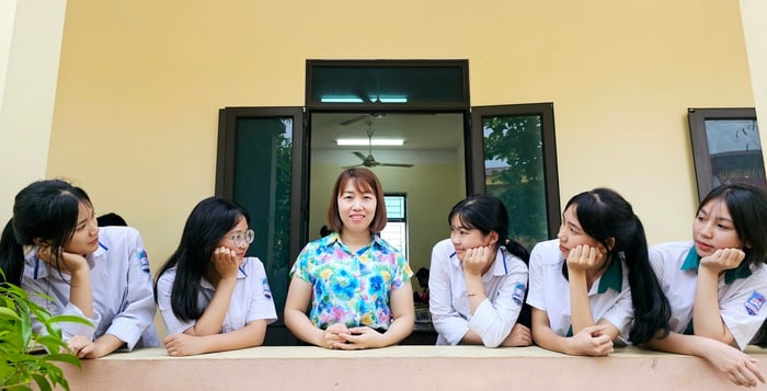 Từ tấm bản đồ tuổi thơ đến hành trình gieo mầm tri thức- Ảnh 2.