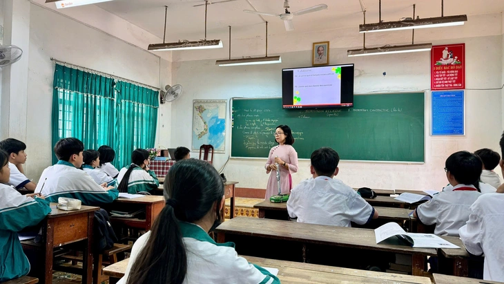 Buôn Ma Thuột tuyển đặc cách 36 giáo viên hợp đồng lâu năm  - Ảnh 1.