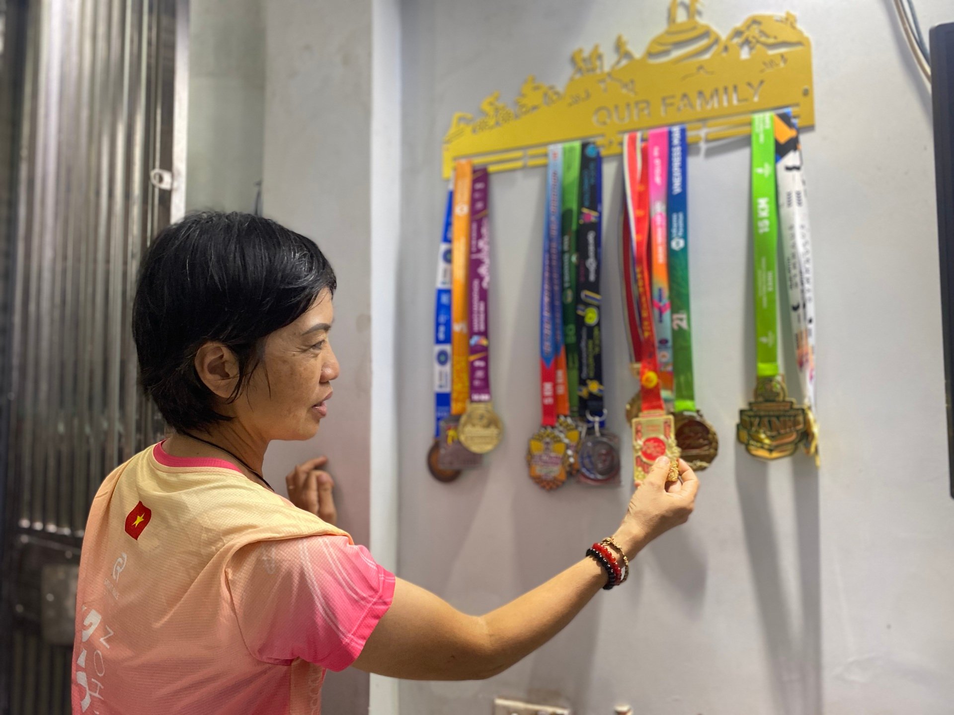 Từ buồng bệnh đến đường chạy: Nghề điều dưỡng dạy tôi nhiều điều trân quý - 10