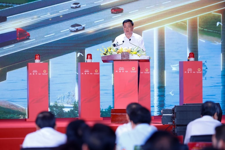 Thủ tướng dự lễ khởi công tuyến cao tốc huyết mạch qua Thái Bình, Nam Định- Ảnh 4.