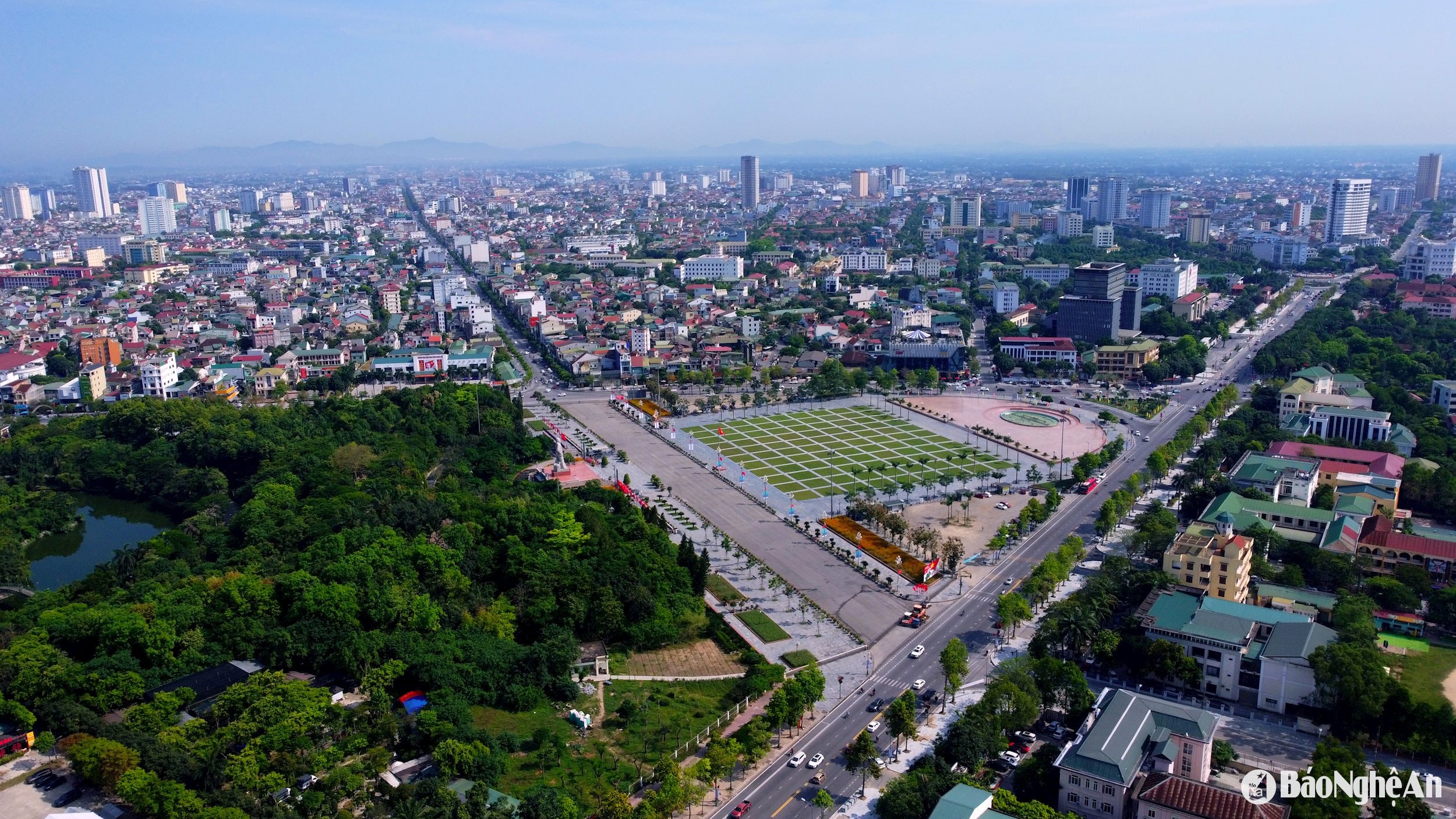 hồ trung tâm 2