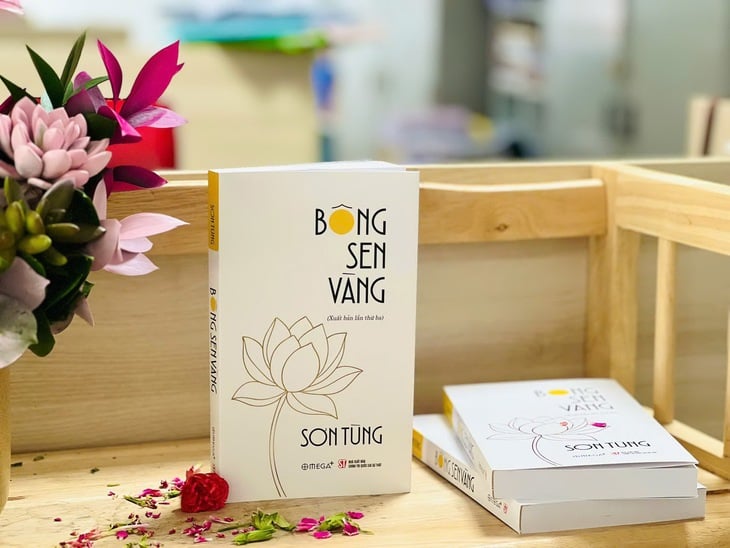 Bông sen vàng - Ảnh 1.