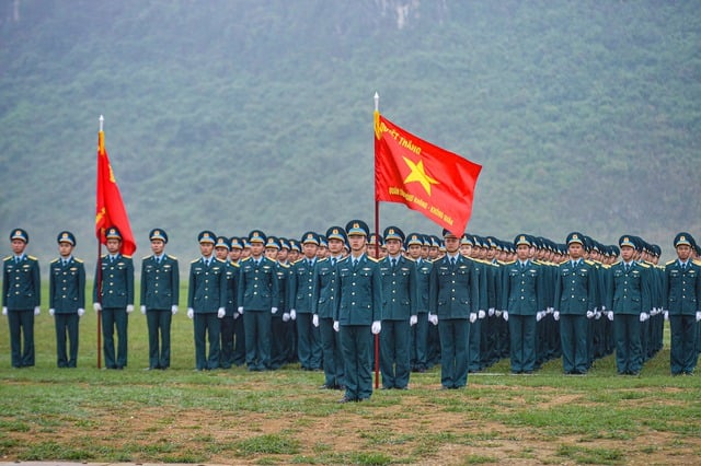 38 khối quân đội tập diễu binh A80 trong những tháng nắng nhất mùa hè- Ảnh 1.