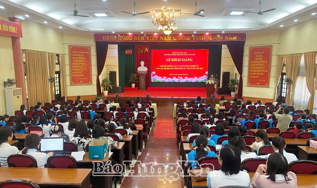 Toàn cảnh lớp khai giảng cho cán bộ Hội phụ nữ cơ sở năm 2025