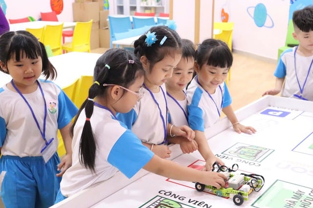 Thông tin mới, quan trọng về thời gian đăng ký tuyển sinh đầu cấp tại TP HCM  - Ảnh 1.