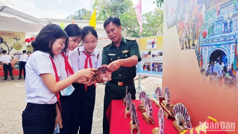 Triển lãm Di sản văn hóa phi vật thể quốc gia tại Bình Định ảnh 1