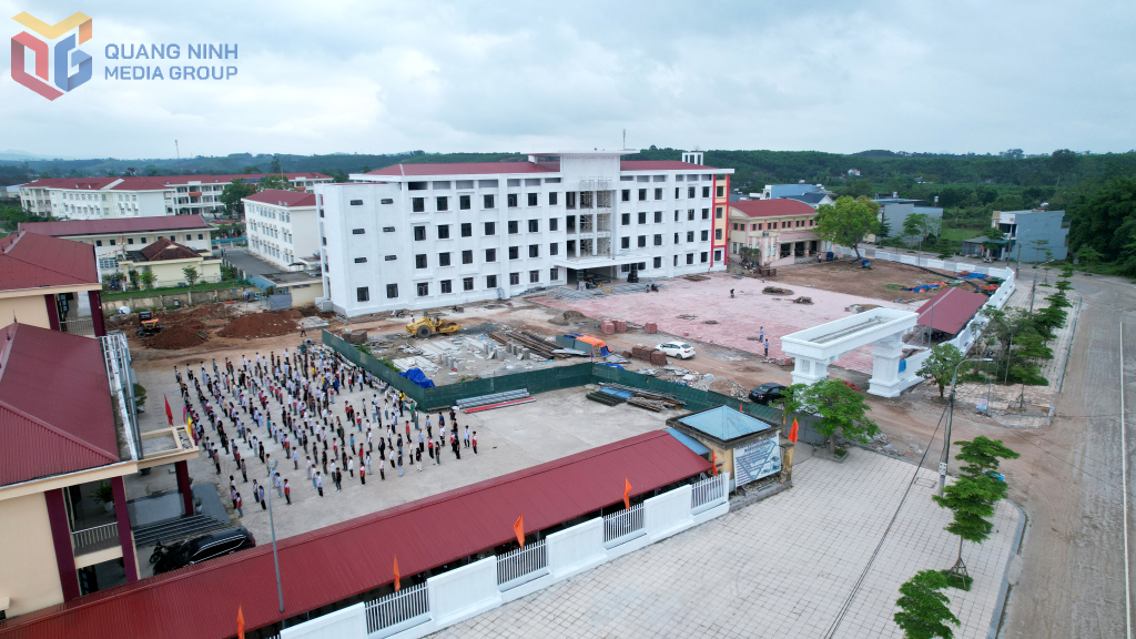 Dự án bổ sung cơ sở vật chất và trang thiết bị trường THCS thị trấn Đầm Hà phấn đấu về đích trước 2 tháng