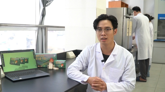 Học 3 ngành đại học, vẫn khởi nghiệp từ vỏ tỏi- Ảnh 1.