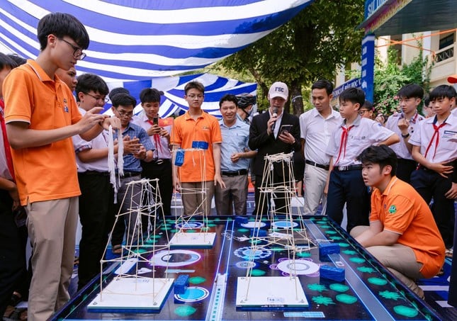 THPT FPT Đà Nẵng lan toả trải nghiệm stem cùng học sinh Quảng Ngãi ảnh 3