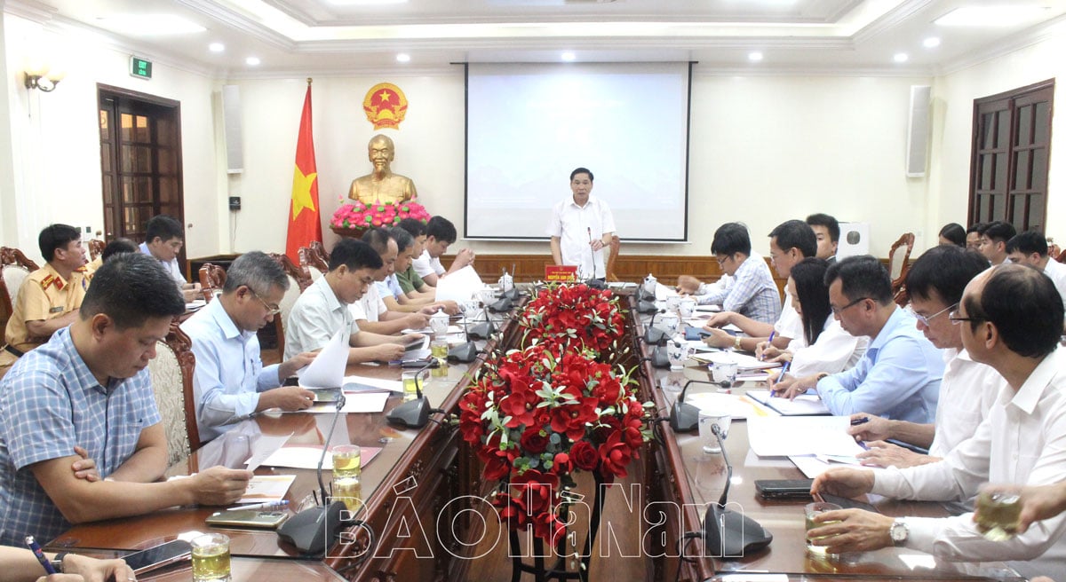 UBND tỉnh nghe báo cáo công tác cung rước tôn trí xá lợi Đức Phật tại chùa Tam Chúc