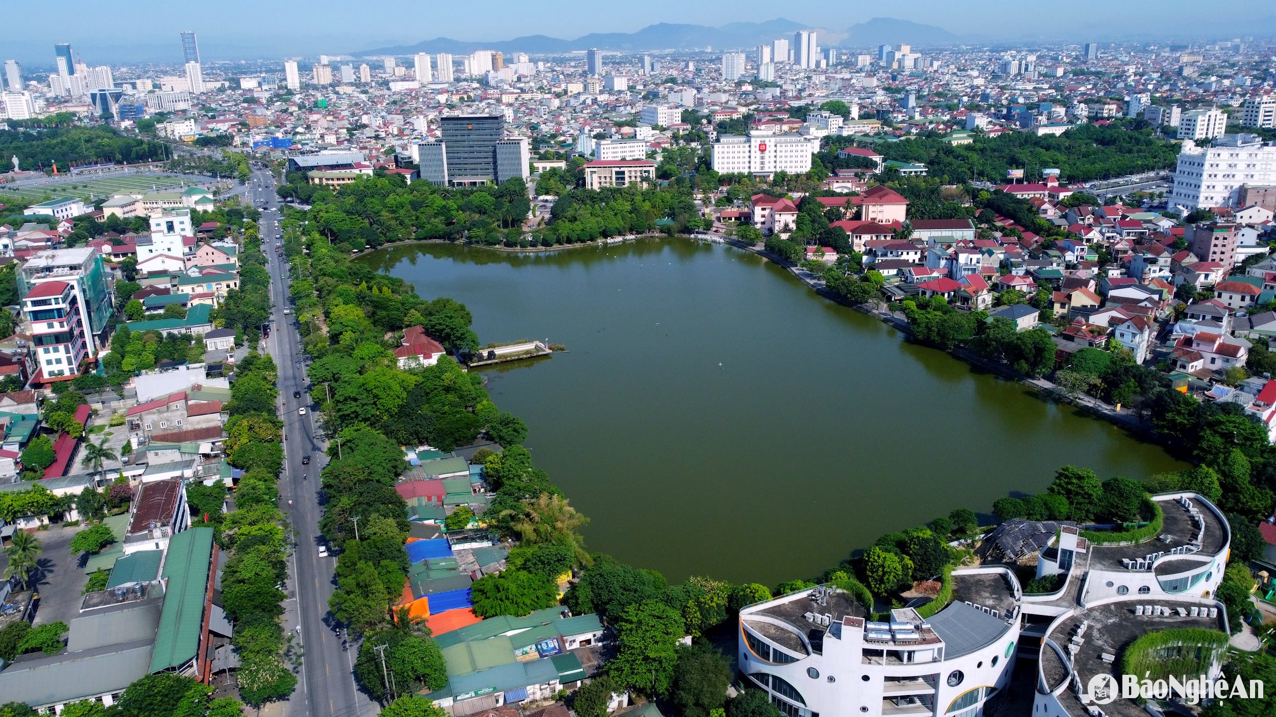hồ goong