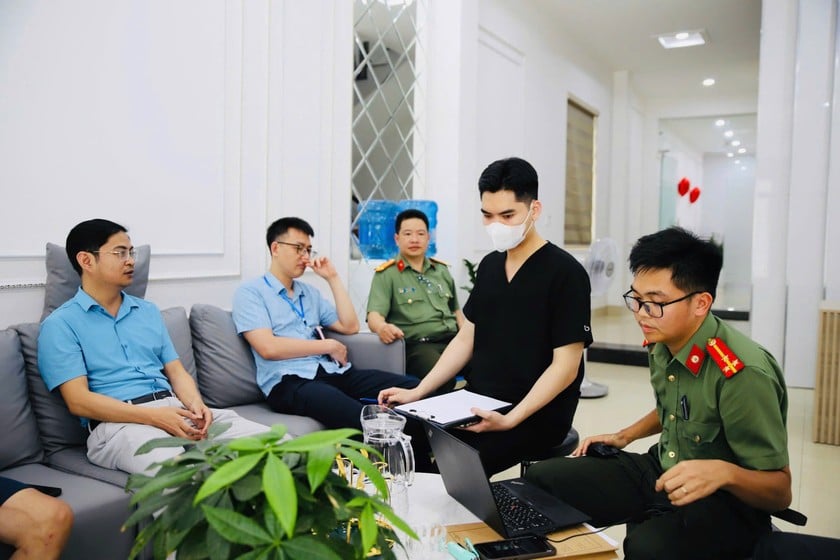 Đoàn kiểm tra đã tiến hành lập biên bản và đình chỉ hoạt động của cơ sở Wellness Helalthcare.