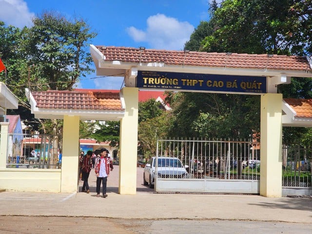 Vụ nhiều học sinh 12 "tự nguyện" xin nghỉ học: Sở GD-ĐT tỉnh Đắk Lắk báo cáo Thường trực Tỉnh ủy- Ảnh 1.