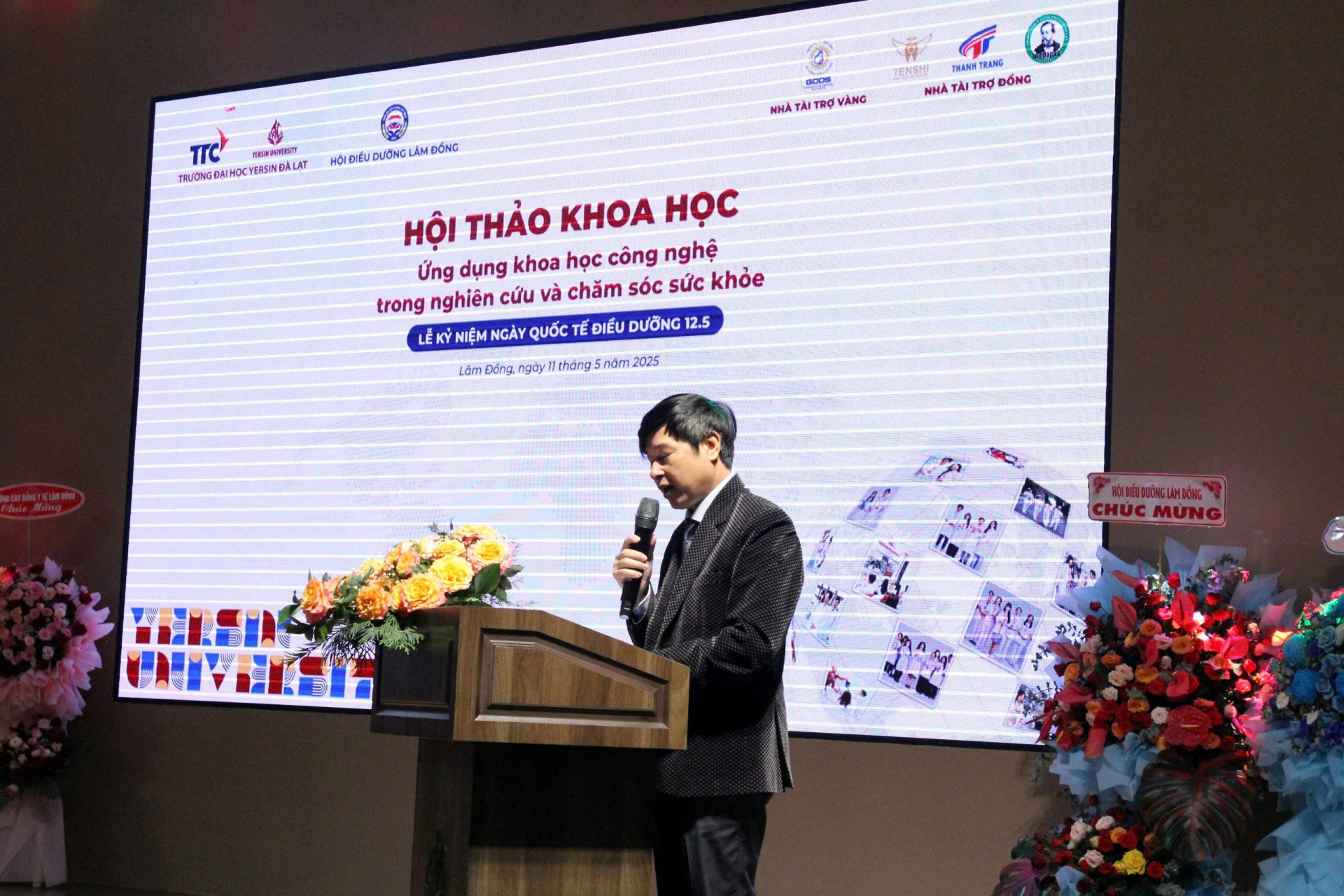 Maître Tran Ngoc Trung, médecin émérite et président de l'Association provinciale des infirmières de Lam Dong, a prononcé le discours d'ouverture de la conférence.