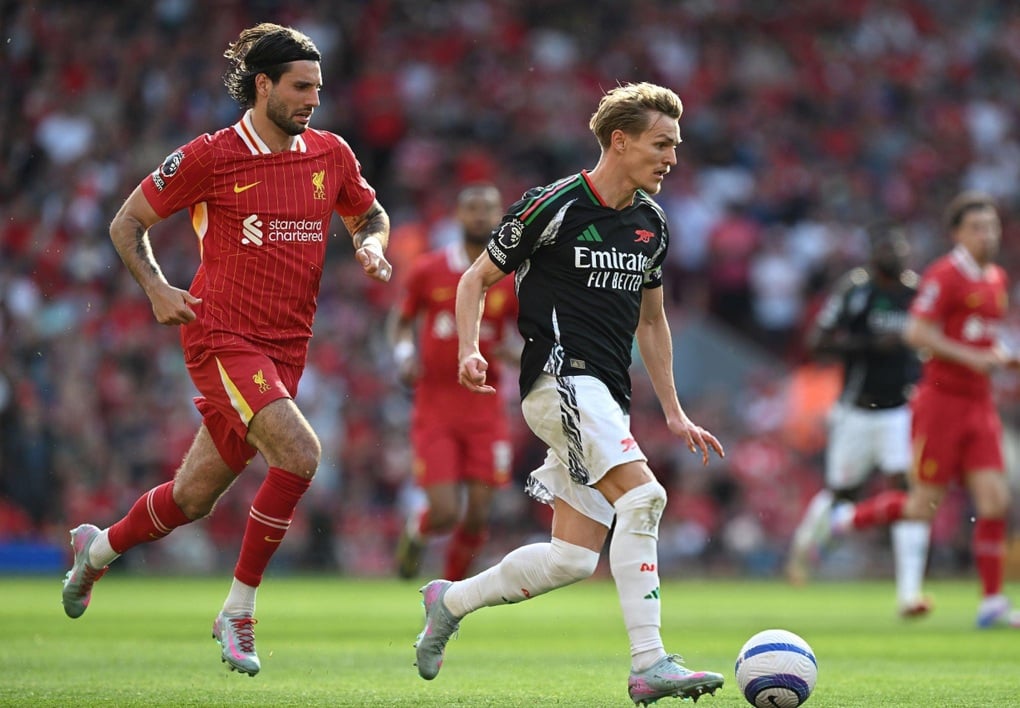 Merino bị đuổi, Arsenal may mắn thoát thua Liverpool - 2
